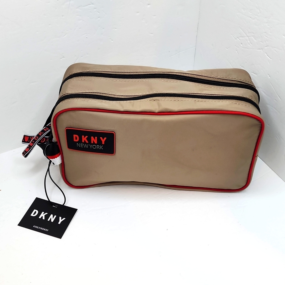 DKNY TOILETRY TRAVEL BAG, TOFFEE